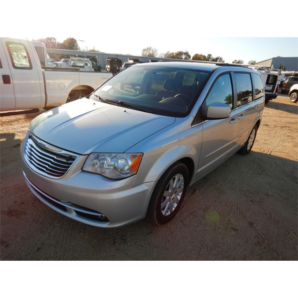 2012 CHRYSLER TOWN & COUNTRY Passenger Van