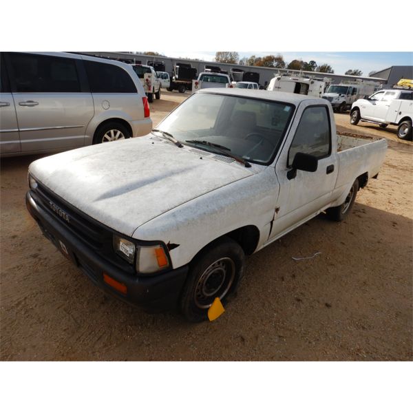 1989 TOYOTA  Pickup Truck