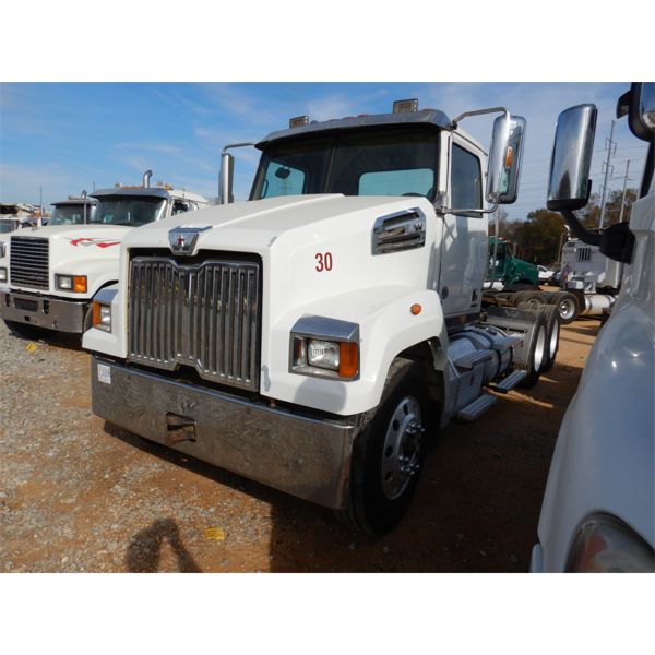 2016 WESTERN STAR 4700SF Day Cab Truck