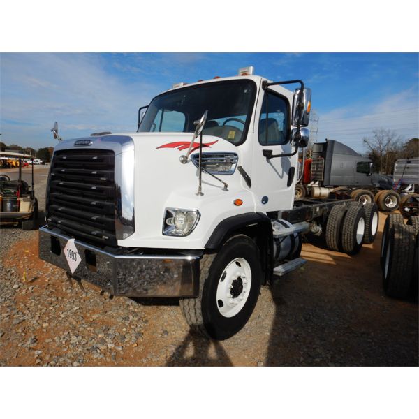 2014 FREIGHTLINER 108 SD Cab and Chassis Truck