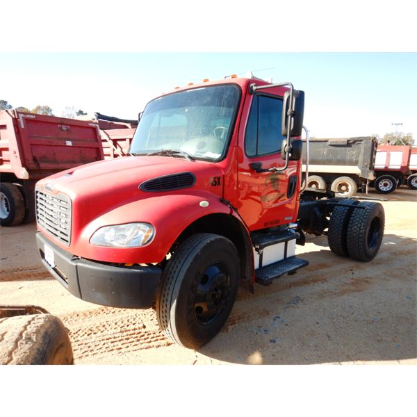 2006 FREIGHTLINER M2 Day Cab Truck