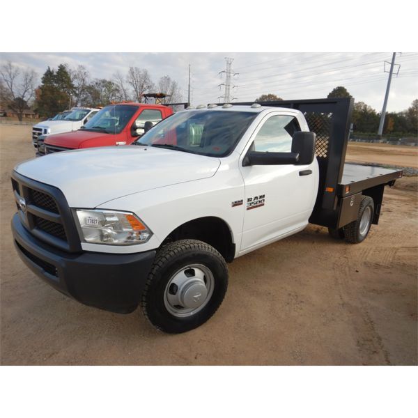 2016 RAM 3500 HEAVY DUTY Flatbed Truck
