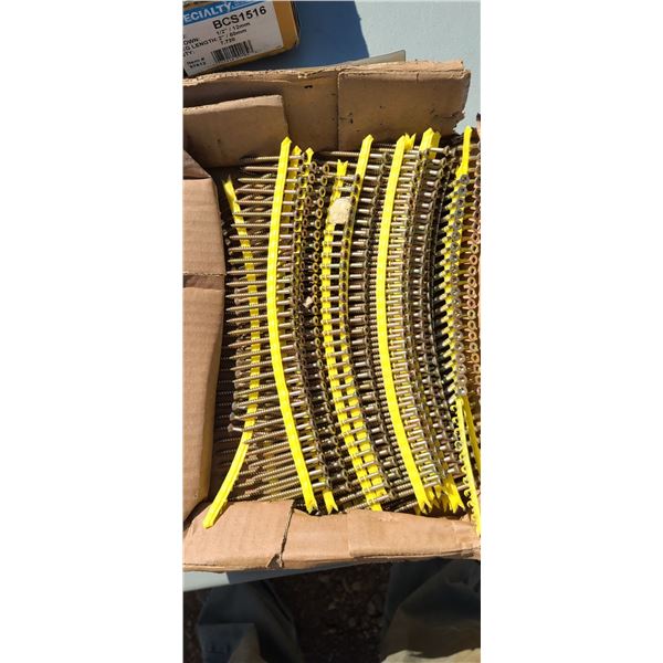 SIMPSON QUICK DRIVE SCREWS 2 1/2" PARTIAL BOX