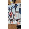 Image 5 : CASE WITH ASSORTED WOOD CLAMPS 30+/-