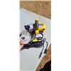 Image 9 : DEWALT TILE CUTTER