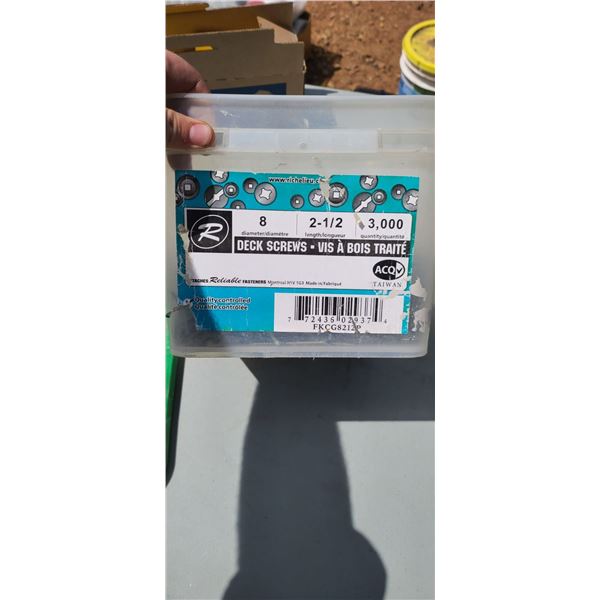 R DECK SCREWS 8DIA 2-1/2" HALF BOX