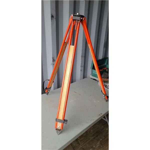 SURVEYORS TRIPOD