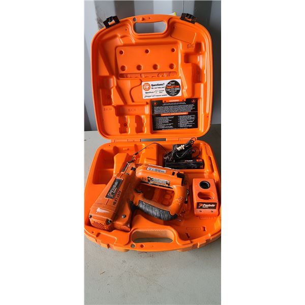 PASLODE IMPULSE MODEL IM200F18 STRAIGHT FINISH NAILER C/W 2 BATTERIES AND IS A COMPLETE SET
