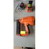 Image 4 : PASLODE TRIM MASTER 18GA FINISHING NAILER C/W BATTERY AND CHARGER