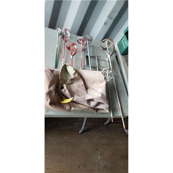 8 ASSORTED SMALL TO LARGE MIXING BLADES C/W CANVAS BAG