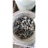 Image 5 : FLAT WITH ASSORTED METAL SCREWS