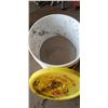 Image 2 : PARTIAL BUCKET OF FLOOR LEVELER