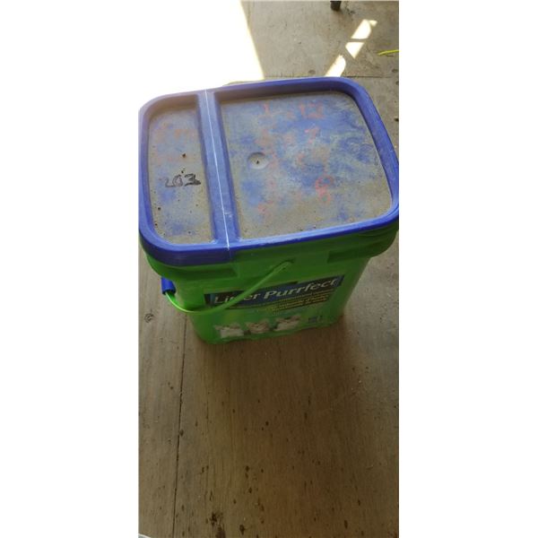 PAIL WITH 8"-12" BOLTS 3/8 & 1/2"
