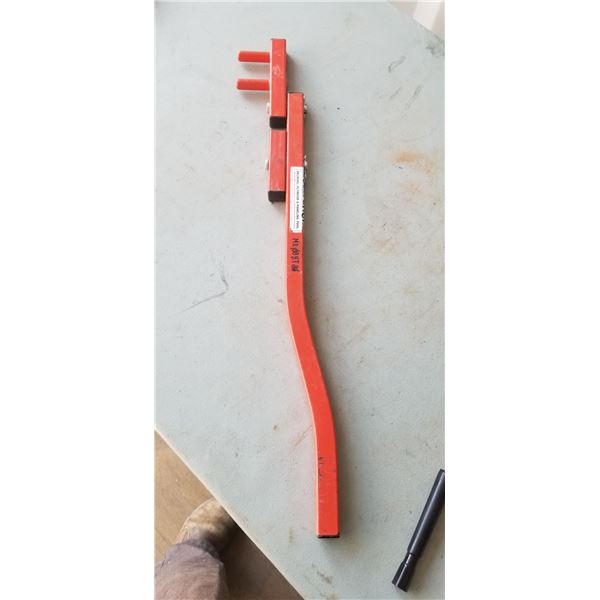 BO WRENCH DECKING, PLYWOOD AND PANELING TOOL