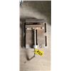 Image 1 : 6 INCH METAL VICE