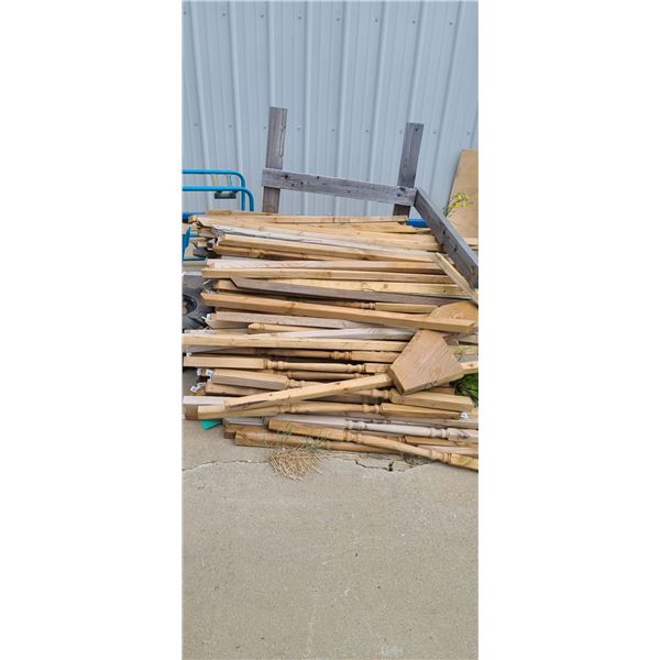 LARGE LOT OF CEDAR RAILING