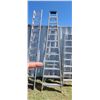 Image 1 : 12 FOOT FIBRE GLASS STEP LADDER FEATHERLITE