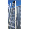 Image 3 : 12 FOOT FIBRE GLASS STEP LADDER FEATHERLITE