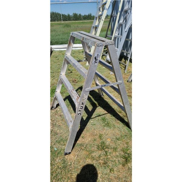 STURDY 4 FOOT SAW HORSE