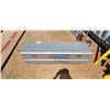 Image 4 : ALUMINUM TRUCK TOOL BOX 18 X 18 X 57 INCH