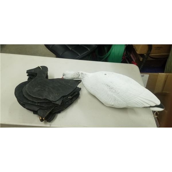 DECOY SNOW GOOSE ADN 16 WOODEN DUCK SILHOUETTES