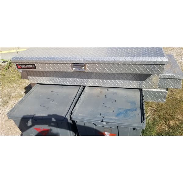 SMALL ALUMINIUM TRUCK/TOOL BOX