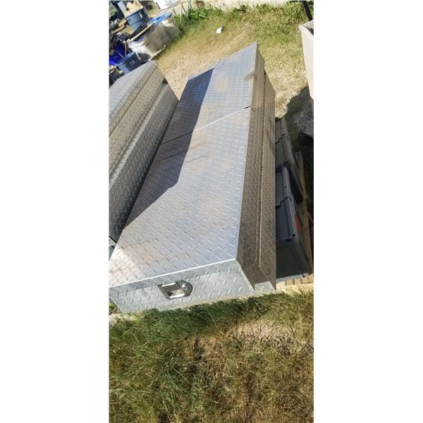 LARGE ALUMINIUM TRUCK/TOOL BOX