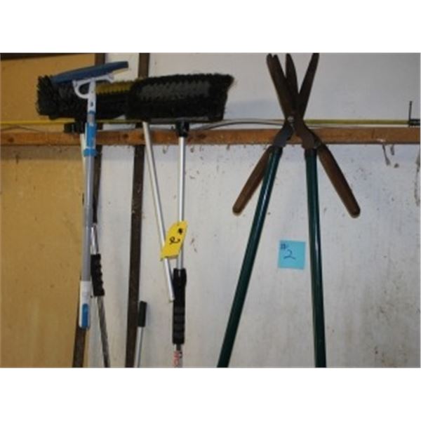 SCRUB BRUSHES & 2 SHEERS