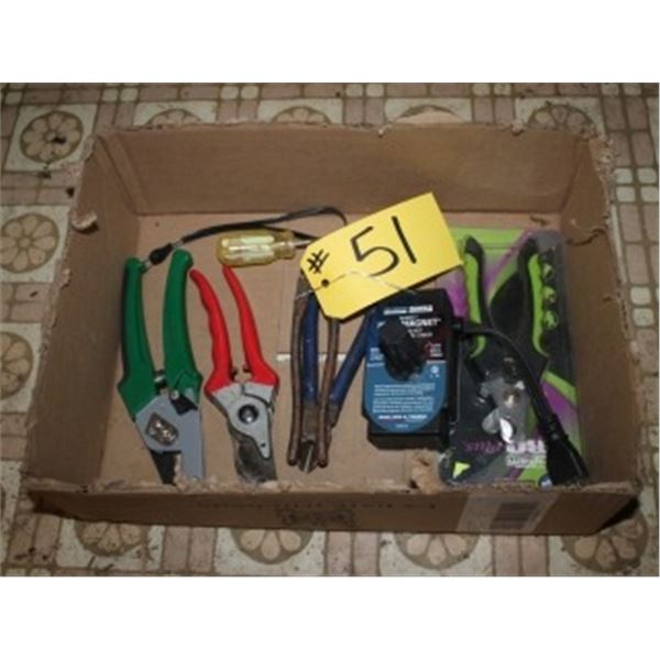 3 GARDEN SNIPS, PLIERS, HEAT MAGNET