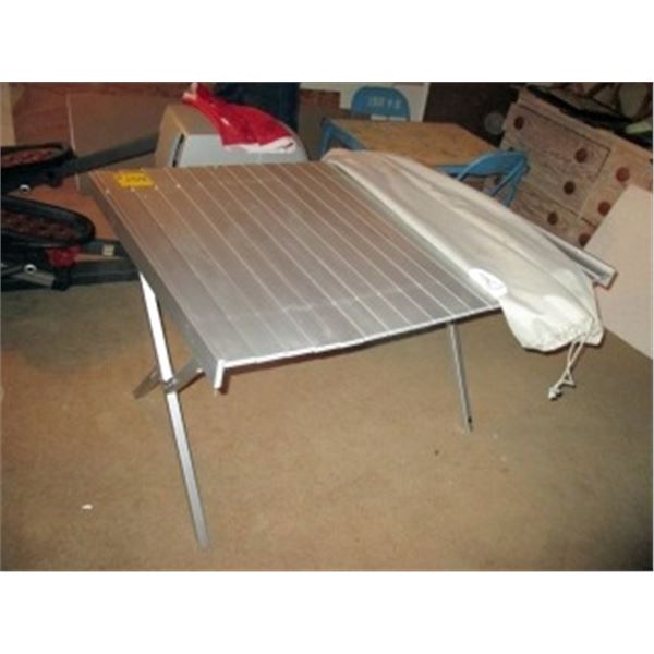 PC ALUMINUM FOLDING TABLE C/W TRAVEL CARRY BAG