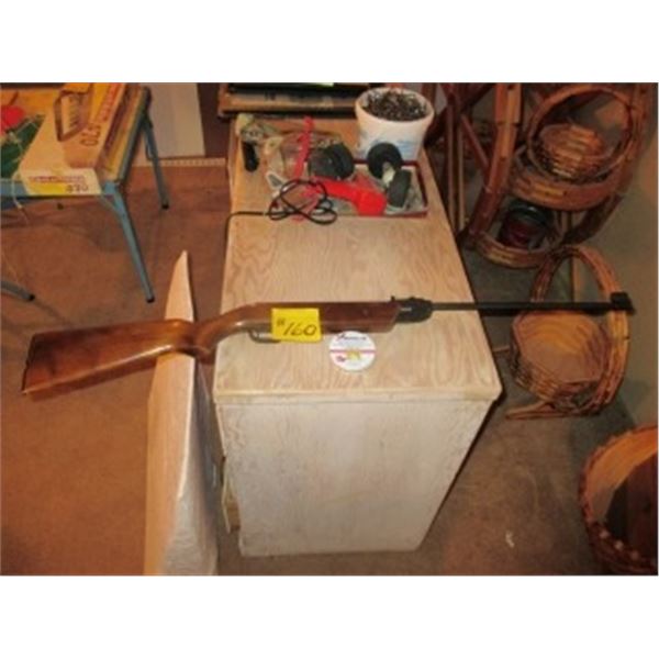 SPRING LOADED PELLET RIFFLE C/W PELLETS