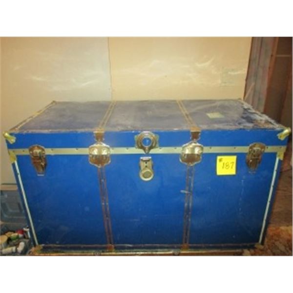 ANTIQUE TRUNK