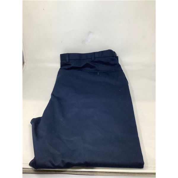 Haggar Classic Fit Dress Pants (48 x 30)