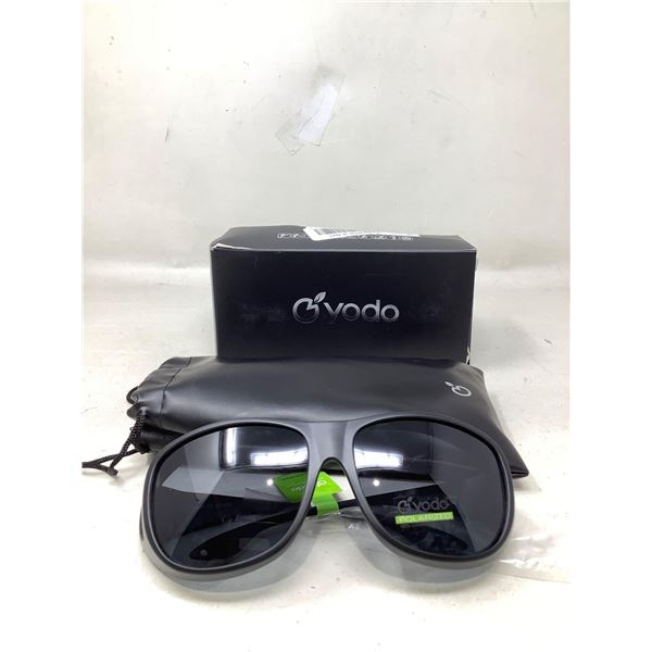 NEW Polarized Yodo Sunglasses With Protective Travel Bag