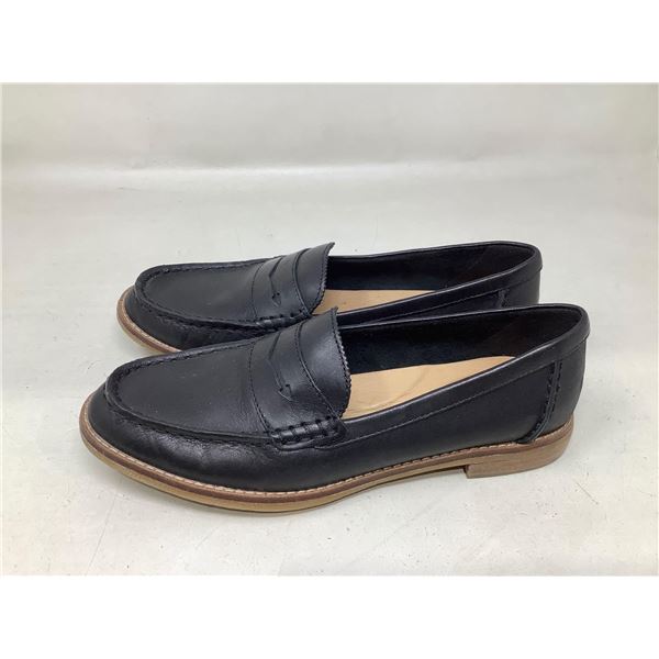 Ladies Leather Slip Ons Size 7.5