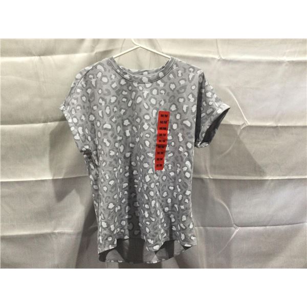 NEW Tuff Athletics Ladies printed top medium