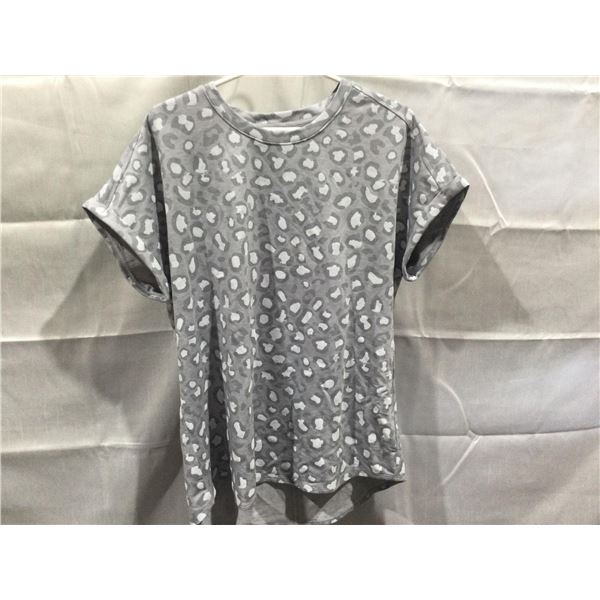 NEW Tuff Athletics Ladies Short sleeve Shirt Large