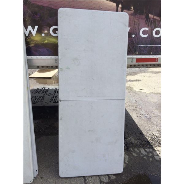 6ft Folding Table with Carry Handle