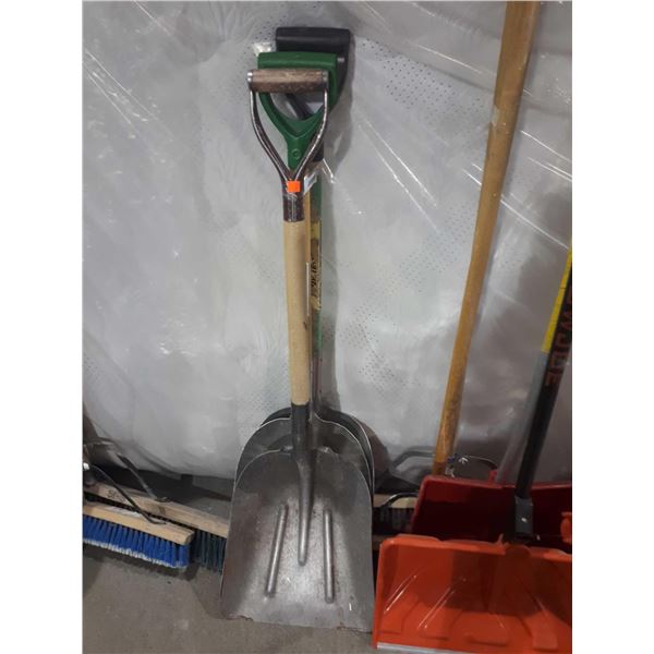 3Lot of 3 Shovels