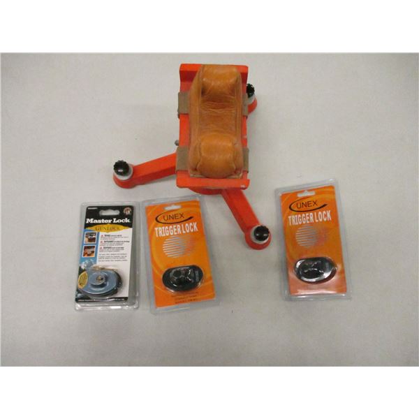 RIFLE REST WITH  TRIGGER LOCKS
