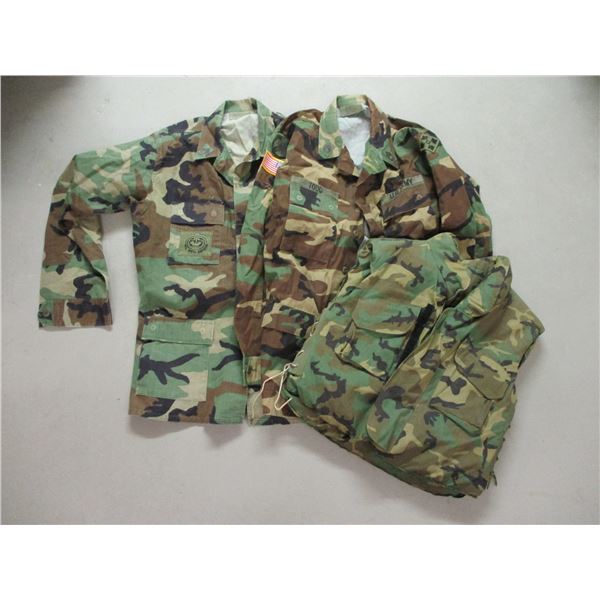 U.S. FLAK VEST + UNIFORMS LOT