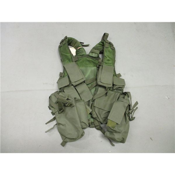 MILITARY TYPE TACTICAL VEST