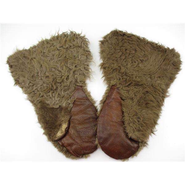 BUFFALO FUR GLOVES