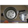 Image 3 : Presto Pressure Cooker - Includes Manual