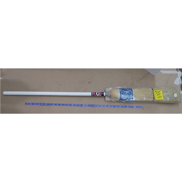 Road Runner Curling Broom - Unused