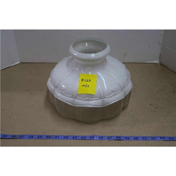Decorative Glass Shade for Oil Lamp