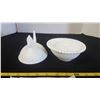 Image 4 : milk glass hen on a nest