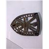 Image 3 : 2 sad irons 1 trivet