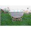 Image 5 : Vintage Baby Carriage 26"×33"×18"