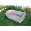 Image 7 : Vintage Steel Bathtub (46"×25"×14") & 10 Gal. + 20 Gal. Galvanized Washtubs